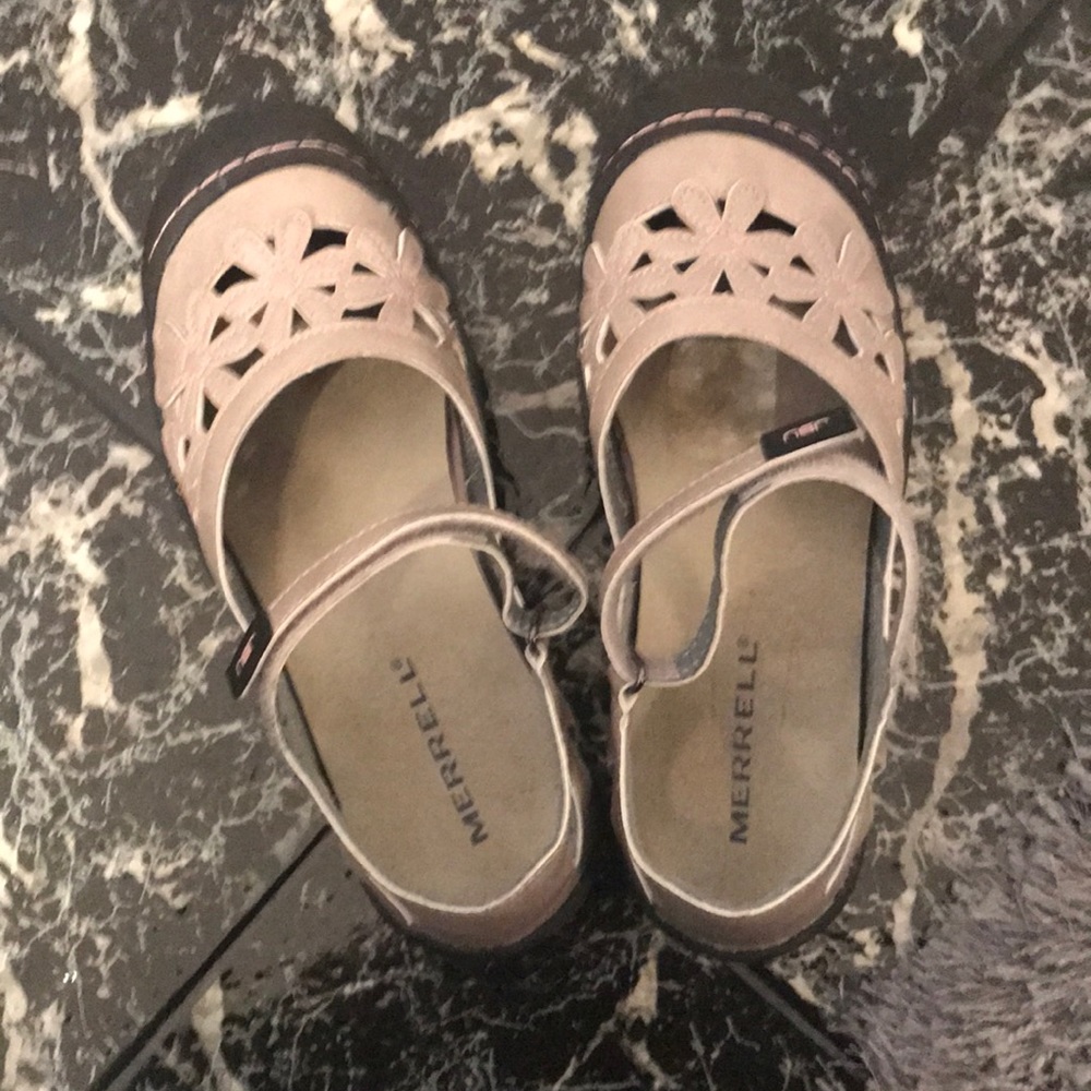 JBU sunflower Maryjane shoes.   Worn once.